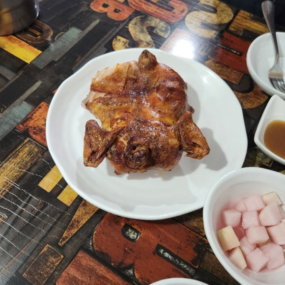 옥돌구이 통닭 이미지