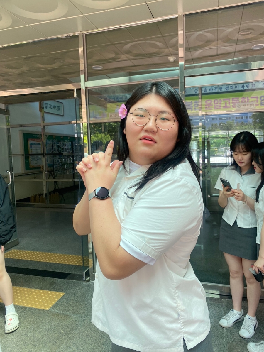 머리에 꽃달다 이미지