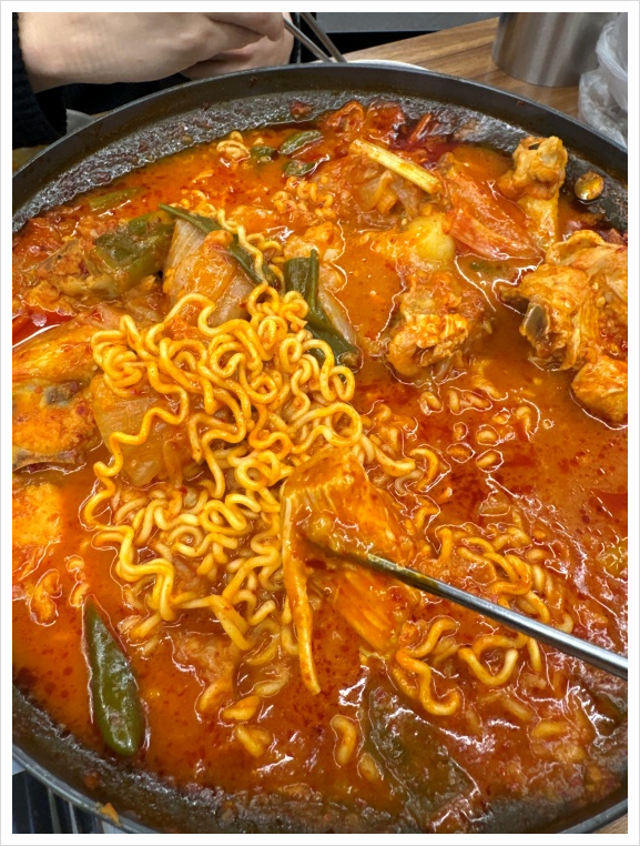풍년닭도리탕 신촌직영점 이미지