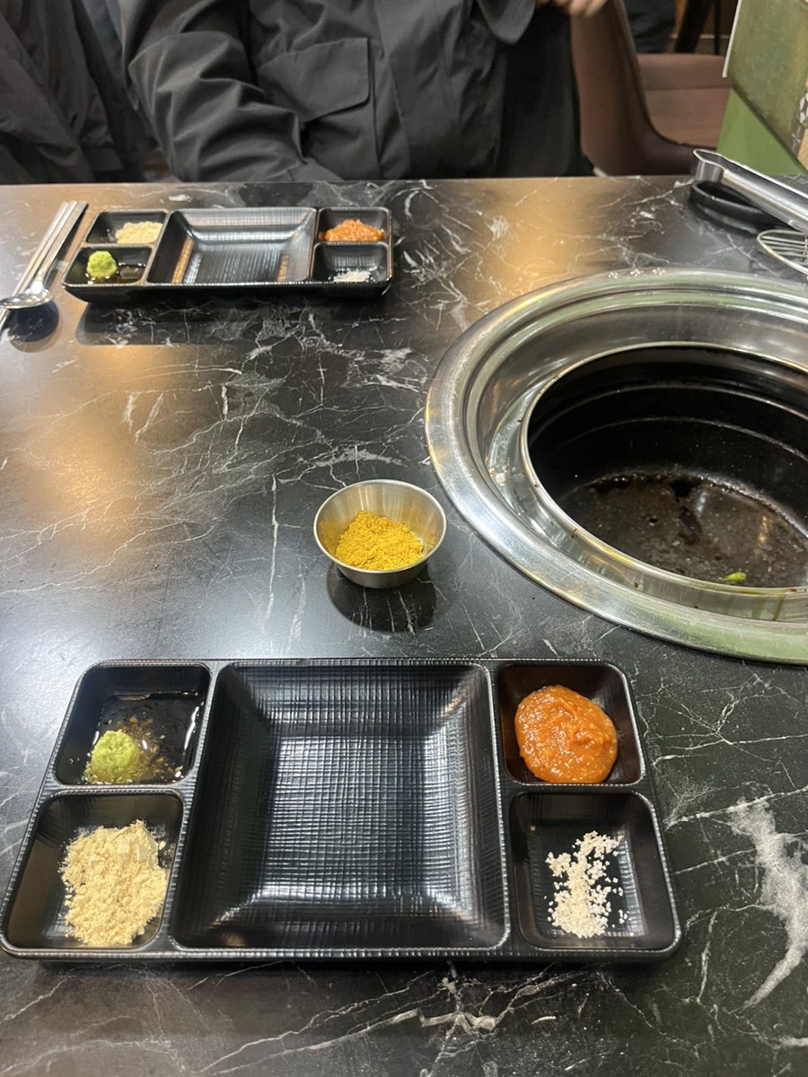 육돈숯불구이 이미지