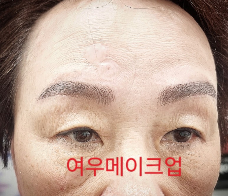 여우눈썹 이미지