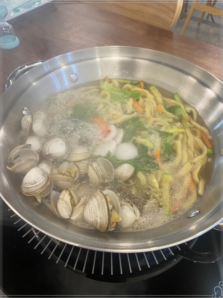 상황버섯칼국수 이미지