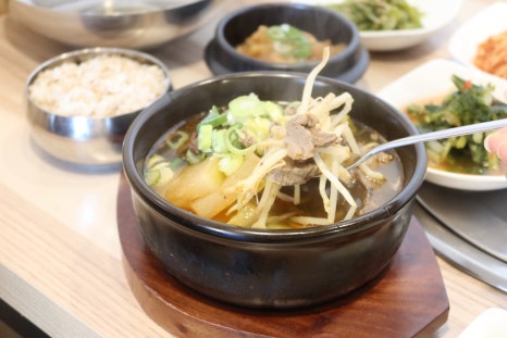 영천 해장국 감자탕 이미지