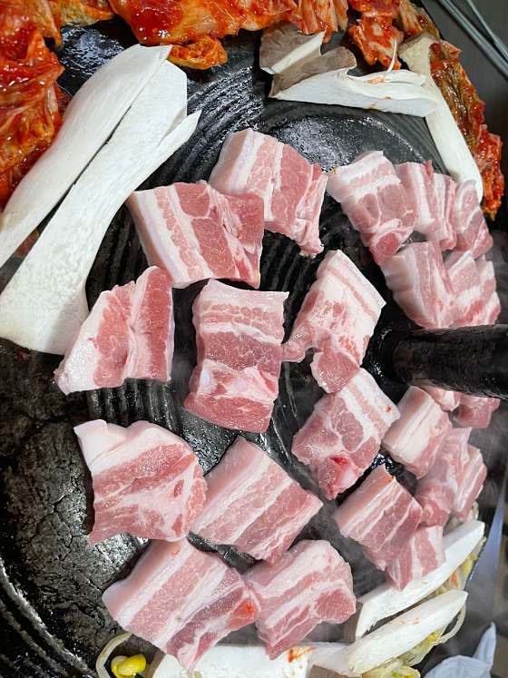 시골솥뚜껑삼겹살 이미지