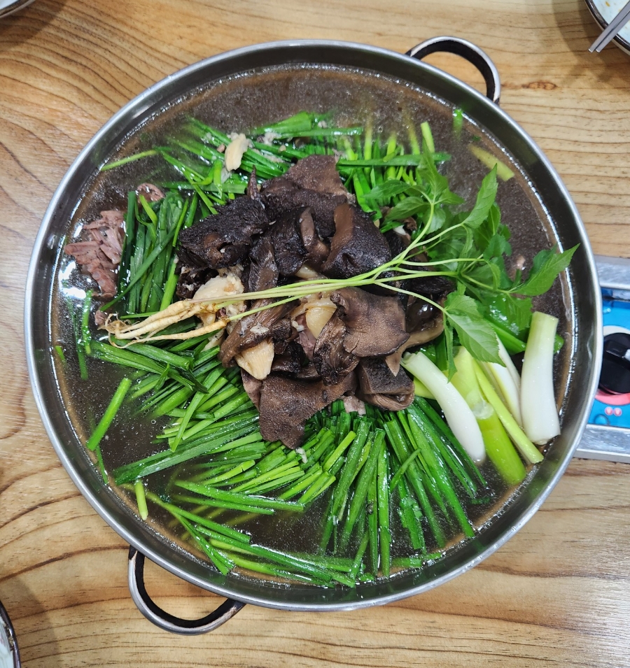 류의자능이버섯백숙 이미지