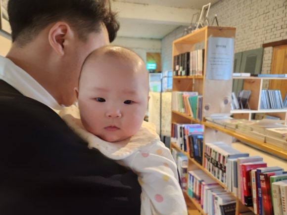 부키니스트북스 이미지