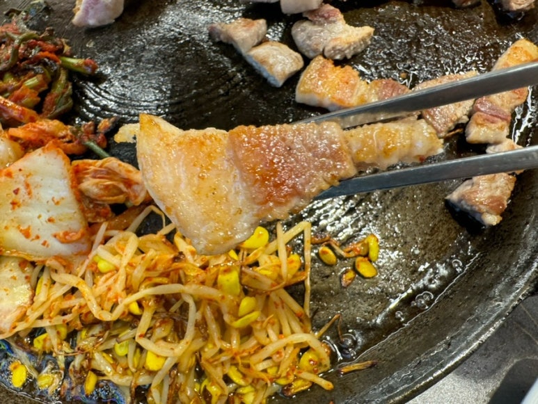 6000냥솥뚜껑생삼겹살 이미지