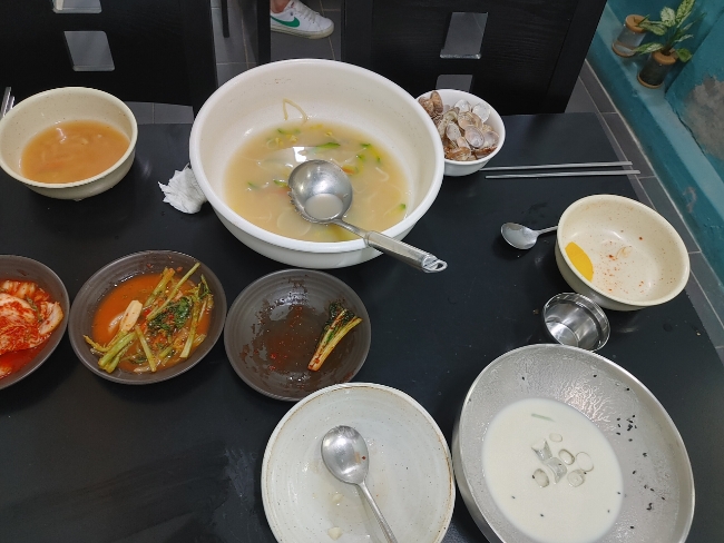 바구니칼국수 이미지
