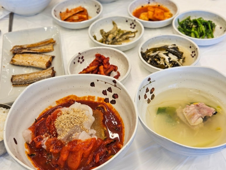 이디씨로스터스 이미지