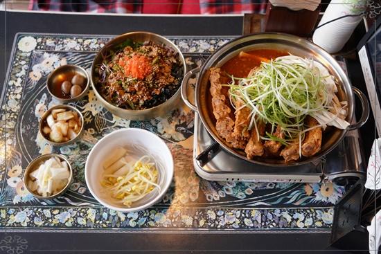 금두꺼비식당 이미지