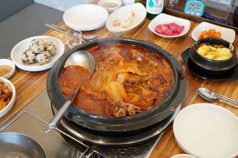 진 감자탕 이미지