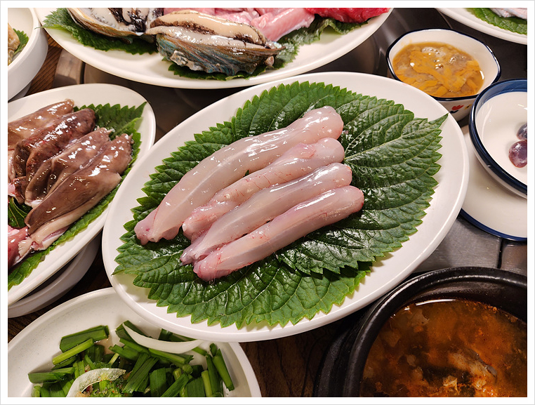 꼼지락꼼장어 이미지