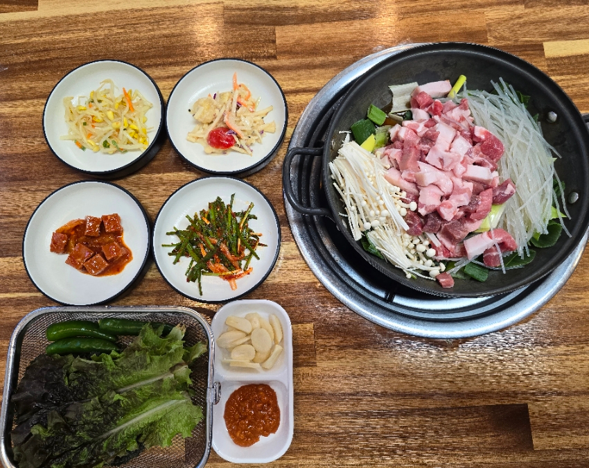 이가네고령촌돼지찌개 이미지