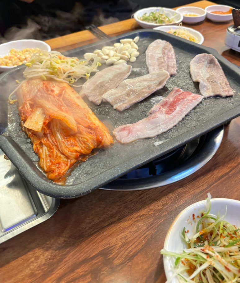 동숙이생고기콩김치찌개 이미지