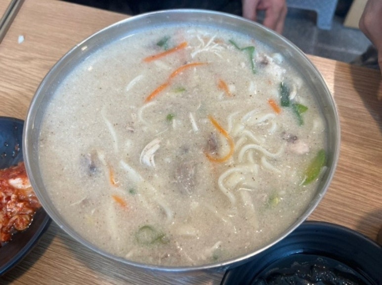 옛날들깨칼국수 이미지