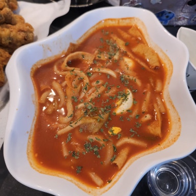 꽈리치킨 이미지