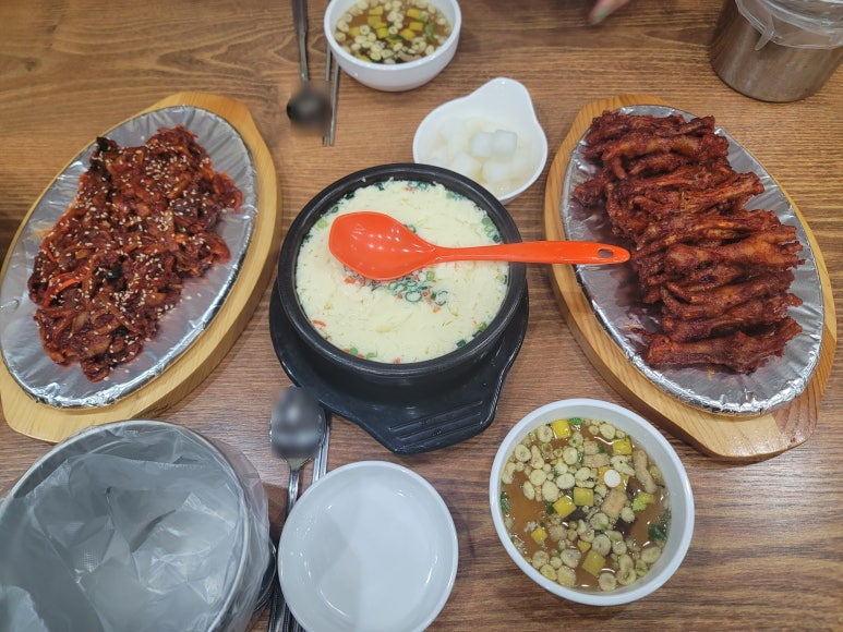 꼬꼬얼큰이닭발 이미지