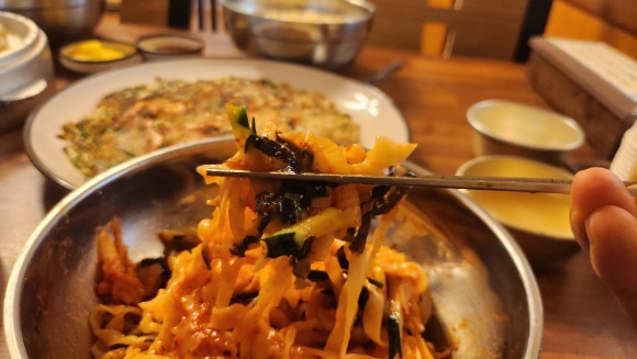 뜨락칼국수 이미지