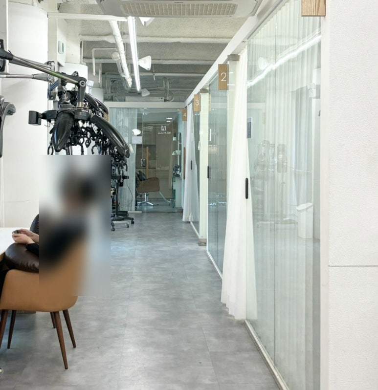 로위홍대입구역점 이미지
