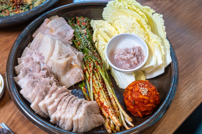 깊은솥칼국수 이미지