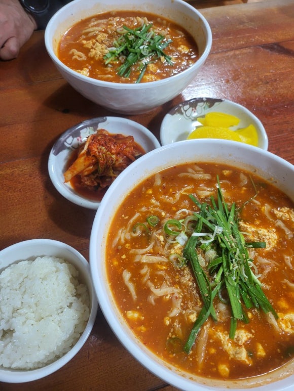 부부손칼국수 이미지