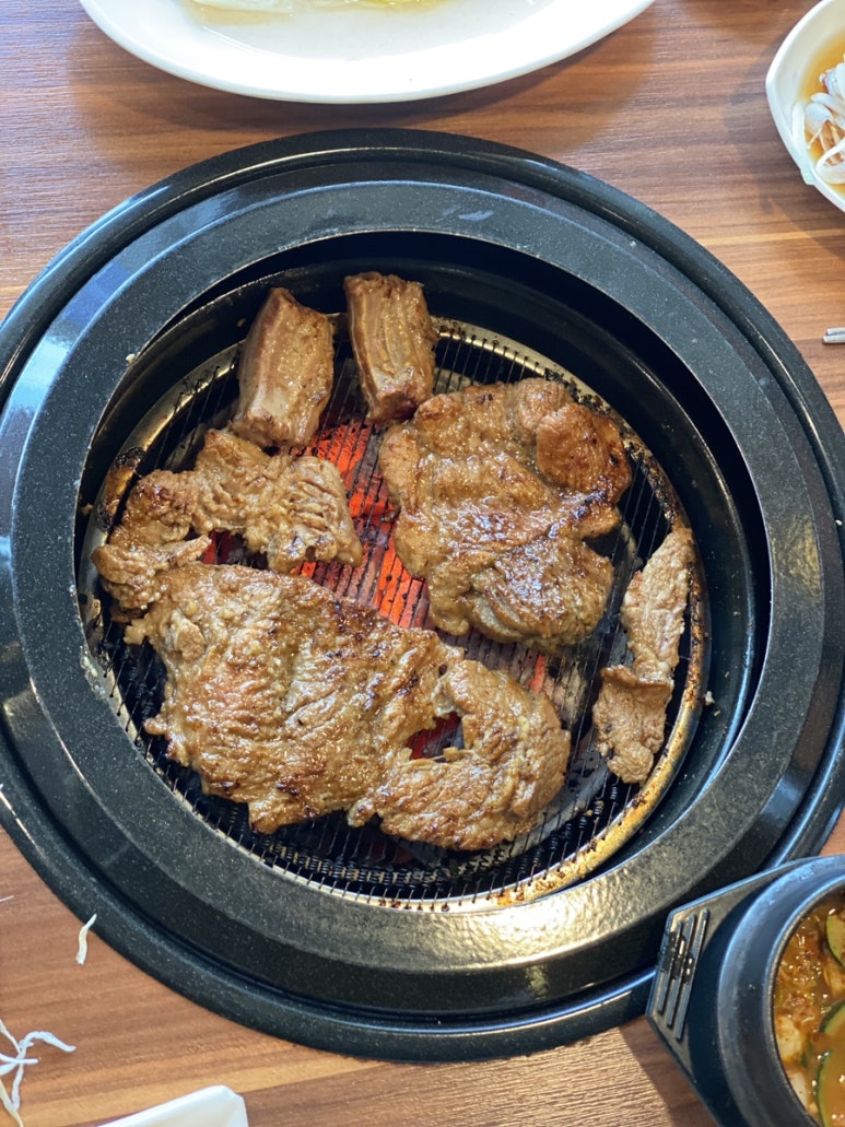 백두산숯불왕갈비 이미지