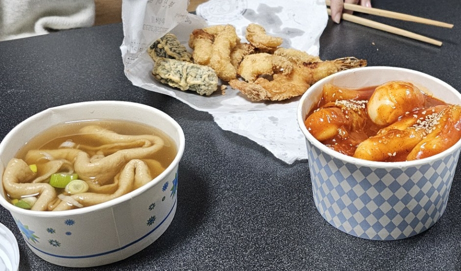 분식집에하숙하는붕어빵 이미지