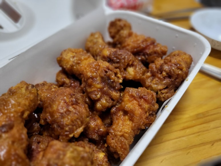 교촌치킨 응봉점 사진 8