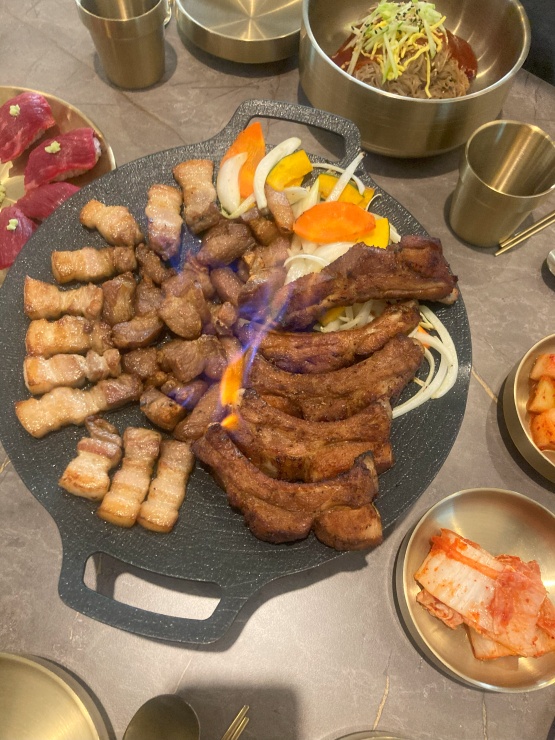 술과 담소 이미지