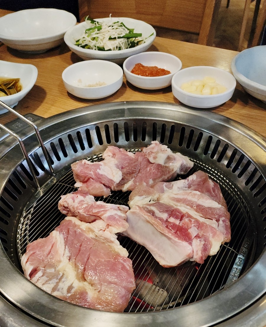 불판생돼지 이미지