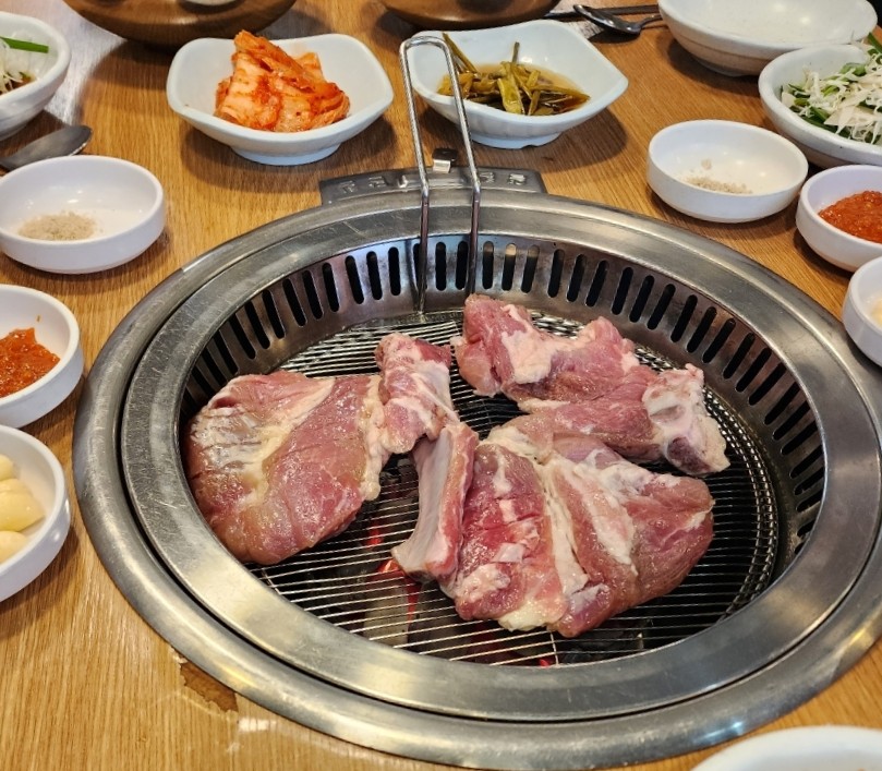 불판생돼지 이미지