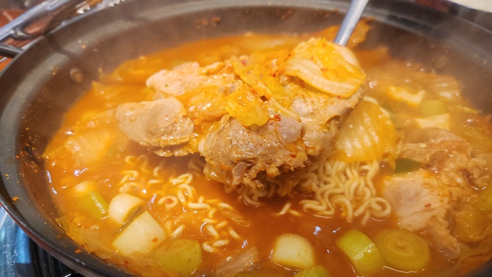 낭만 김치찌개 이미지
