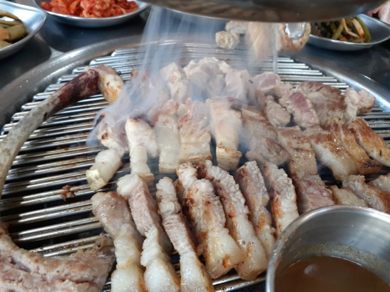 흑돈퍼주는집 이미지