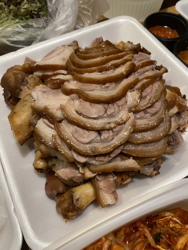 네네치킨ㆍ장충동왕족발보쌈 이미지