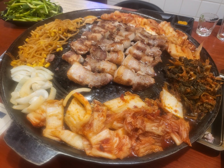 상구네 솥뚜껑 삼겹살 이미지