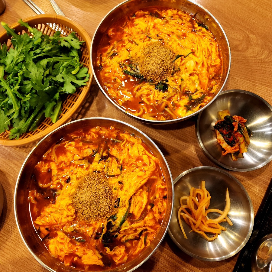 두레정얼큰한칼국수 이미지