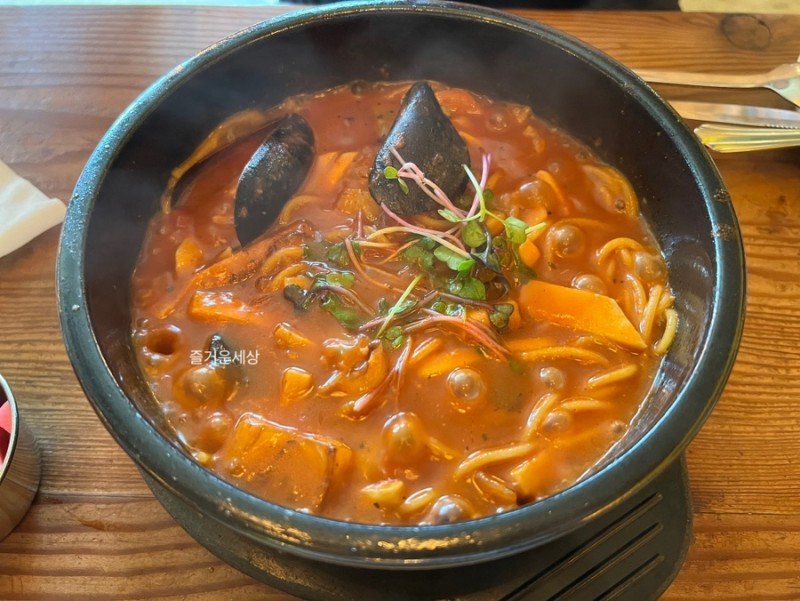 뚝배기이탈리아 이미지