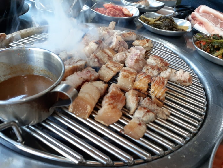 흑돈퍼주는집 이미지