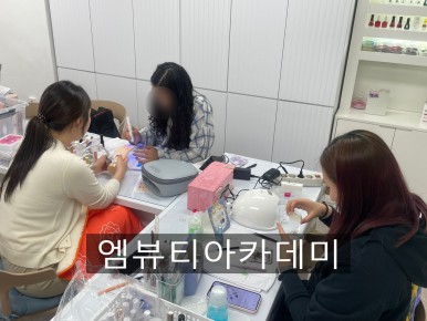 티나는네일 이미지