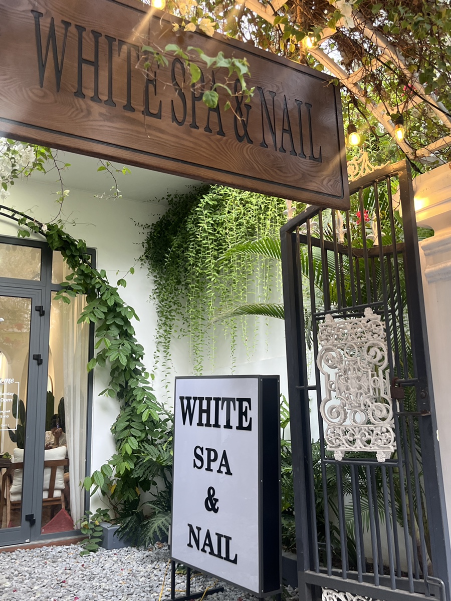 화이트(white)네일 이미지
