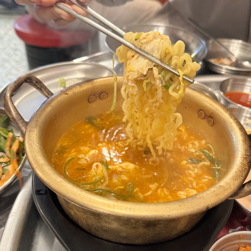 완미족발산호점 이미지