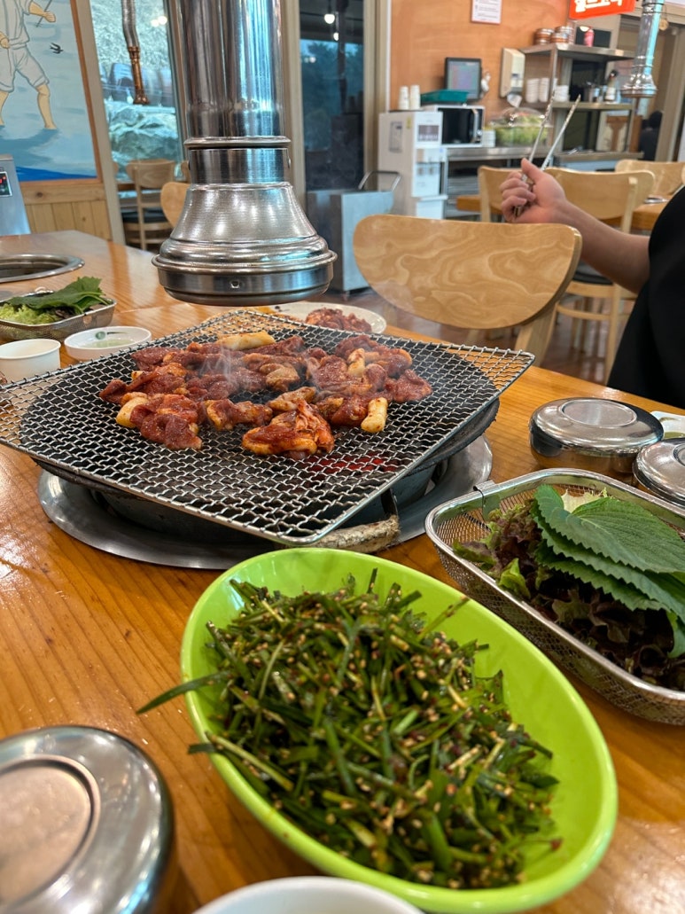 퇴골오리숯불구이 이미지