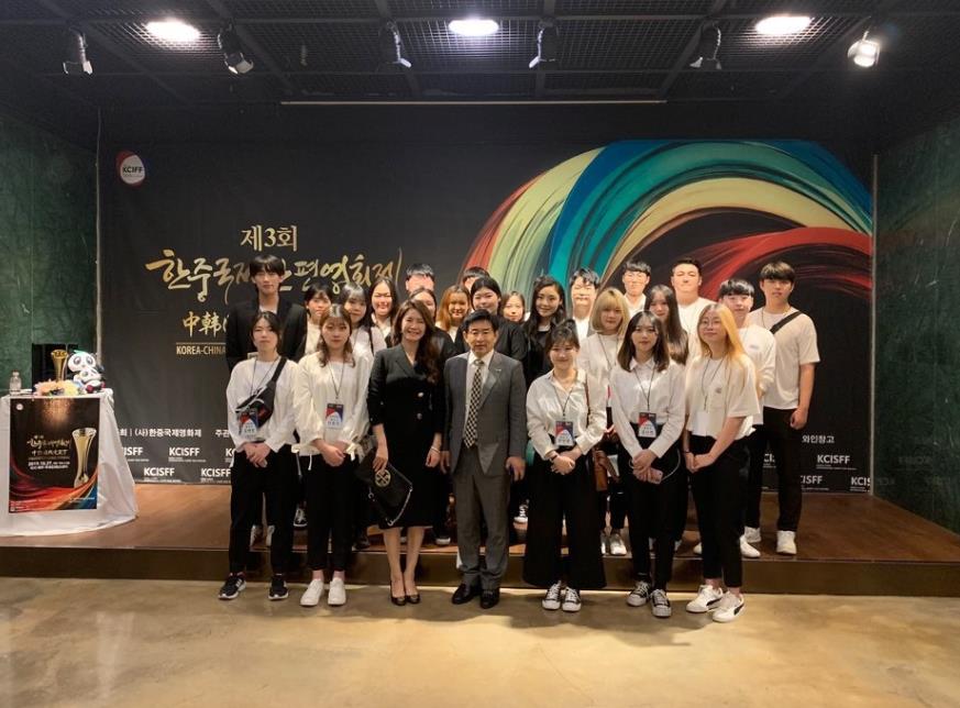 CM 엔터테인먼트 이미지