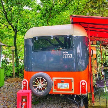 지리산 벚꽃 카라반 캠핑장 이미지