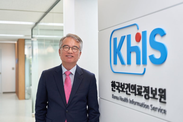 사진세공사 이미지