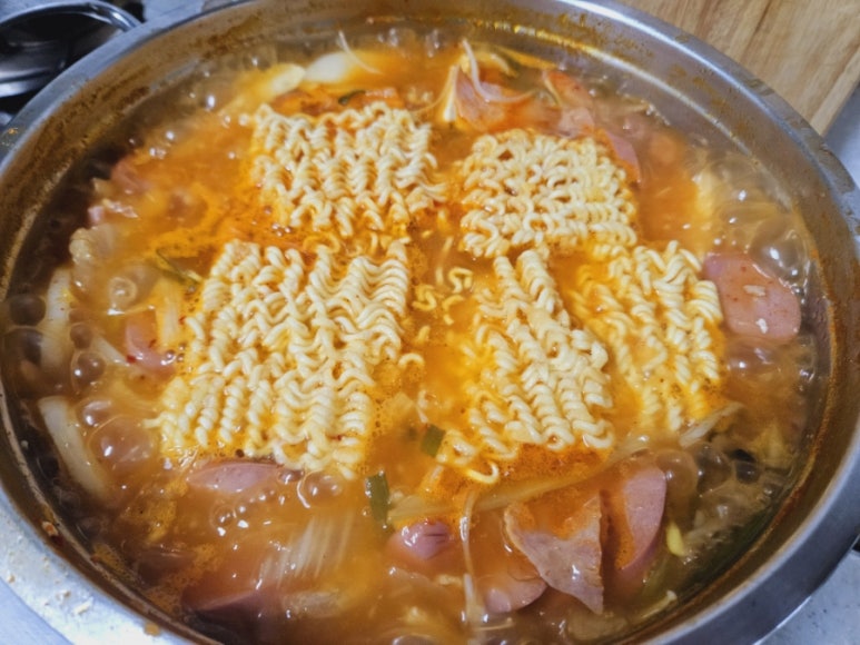 땅스부대찌개 제주신촌점 사진 5