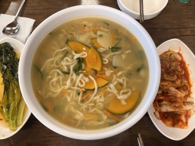 육각수칼국수 이미지