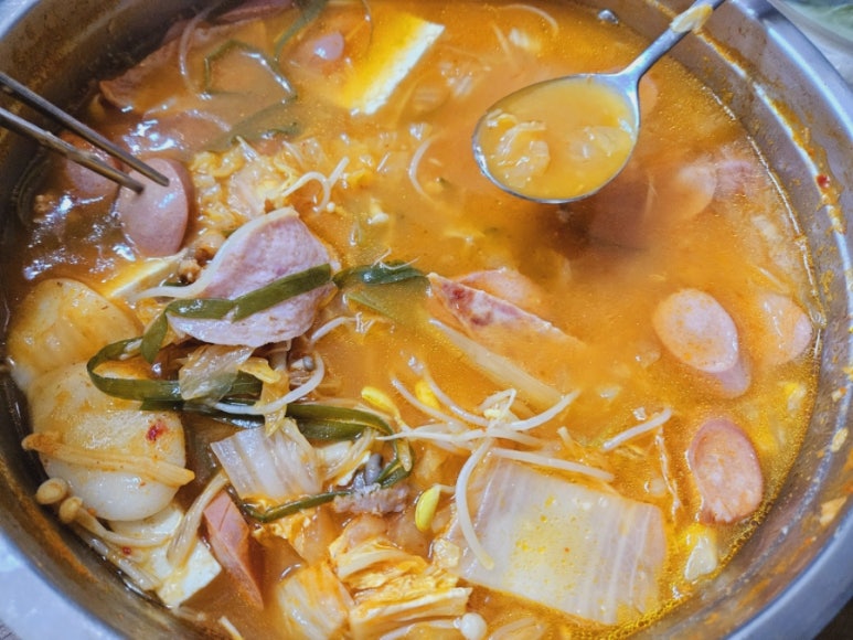 땅스부대찌개 제주신촌점 사진 4