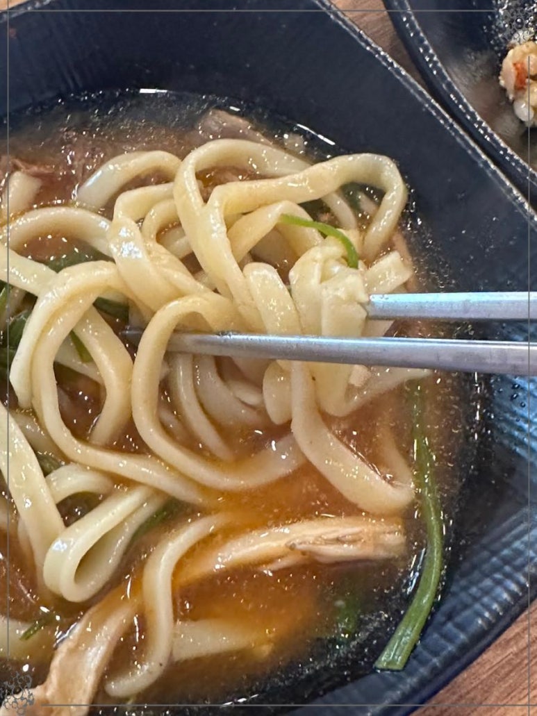 뽕빨샤브버섯칼국수 이미지