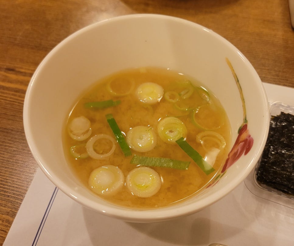 노인과바다참치 이미지